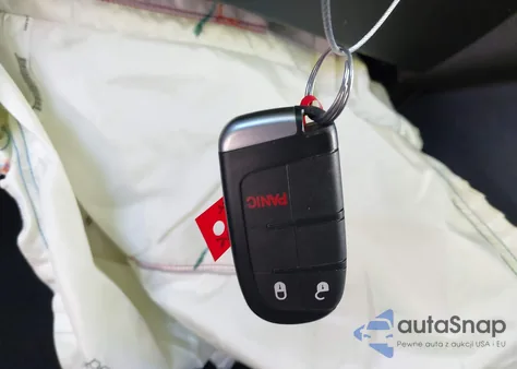 2019 Dodge Journey Se из США, поврежденный, VIN 3C4PDCBB2KT810433